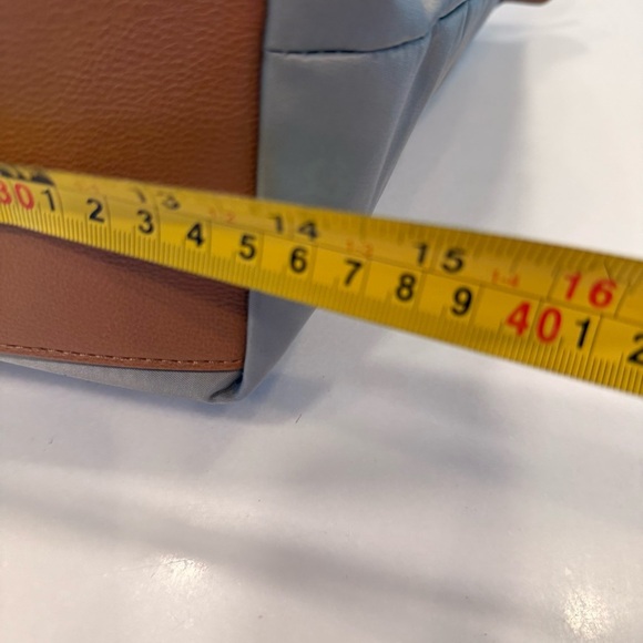 Seven Days Women's Tote/ Shoulder Bag gray W/ Tan Trim Zip Close NWT - Picture 10 of 14